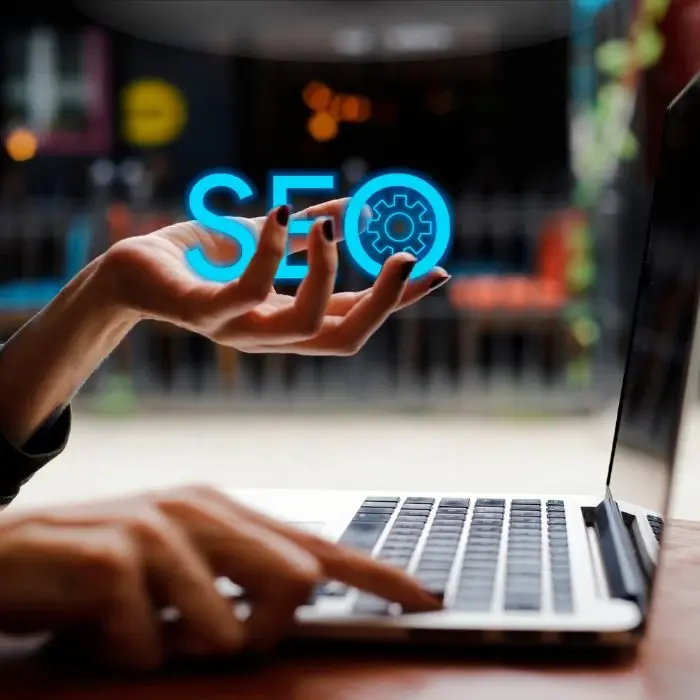 Ghid complet SEO România 2026 — cele trei componente ale unei strategii SEO: tehnic, on-page și off-page, explicate pentru antreprenori