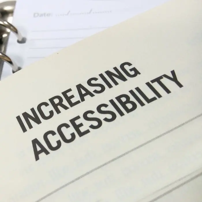 Site de clinică medicală cu opțiuni de accesibilitate vizibile pe ecran